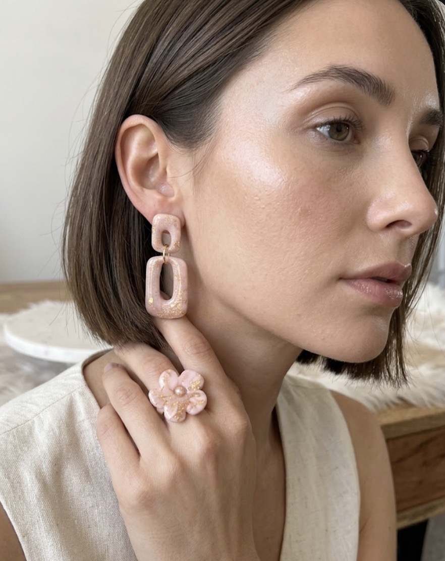 Marbled pink and burgundy clay flower earrings