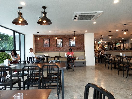 Dining area with industrial pendant lighting